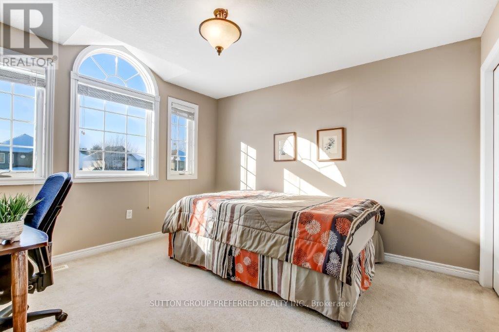 1051 Foxcreek Road, London North, Ontario  N6G 0C9 - Photo 13 - X12576458