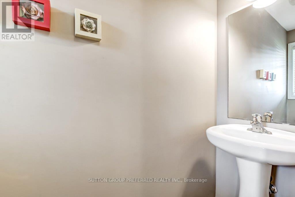 1051 Foxcreek Road, London North, Ontario  N6G 0C9 - Photo 5 - X12576458