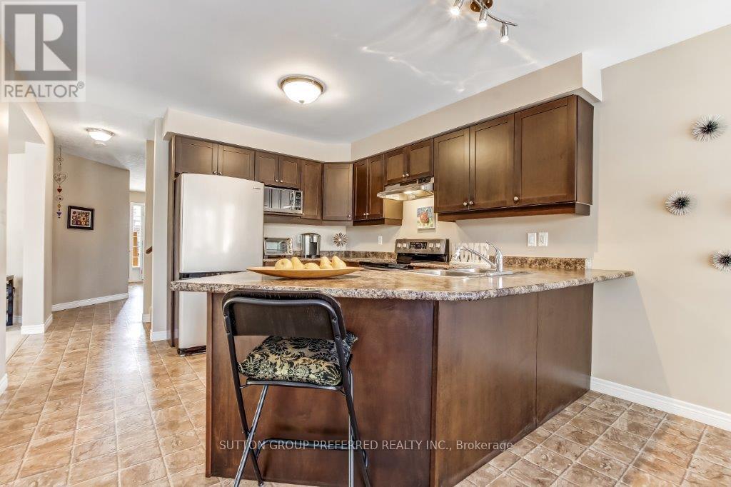 1051 Foxcreek Road, London North, Ontario  N6G 0C9 - Photo 7 - X12576458