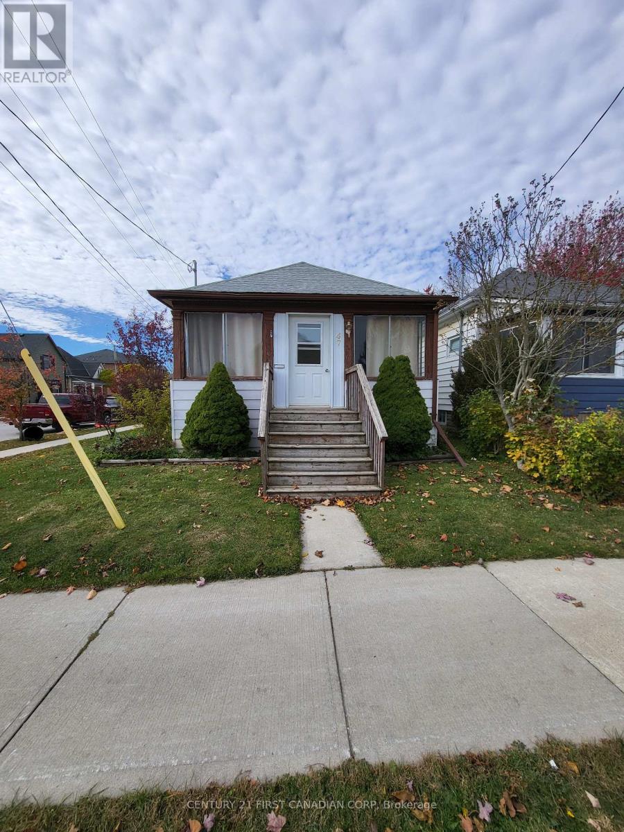 47 Fifth Avenue, St. Thomas, Ontario  N5R 4C4 - Photo 1 - X12576556