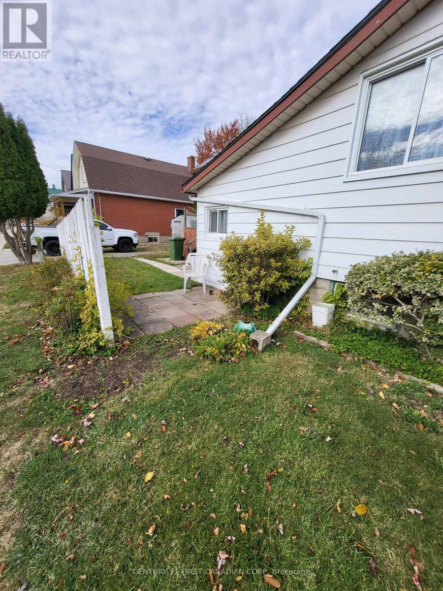 47 Fifth Avenue, St. Thomas, Ontario  N5R 4C4 - Photo 4 - X12576556