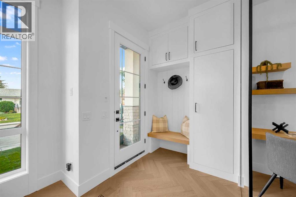 2019 21 Avenue Nw, Calgary, Alberta T2M 1M9 - Photo 3 - A2258817