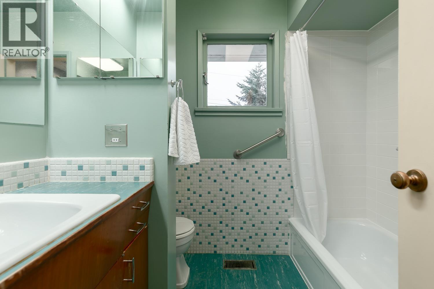 6390 Winch Street, Burnaby, British Columbia  V5B 2L3 - Photo 18 - R3069869