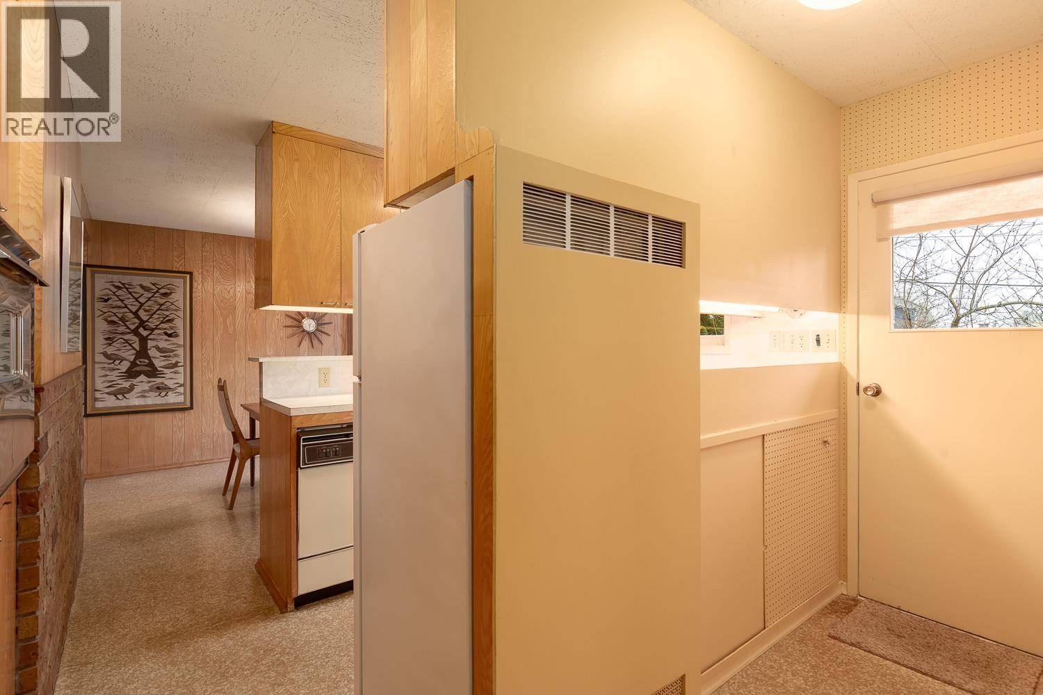 6390 Winch Street, Burnaby, British Columbia  V5B 2L3 - Photo 15 - R3069869