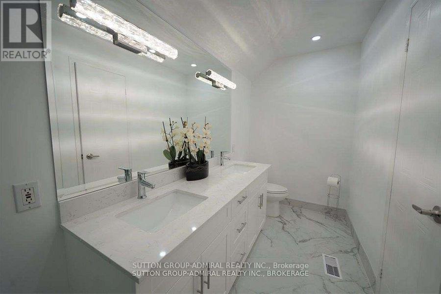 29 - 23 Observatory Lane, Richmond Hill, Ontario  L4C 0M7 - Photo 6 - N12576272