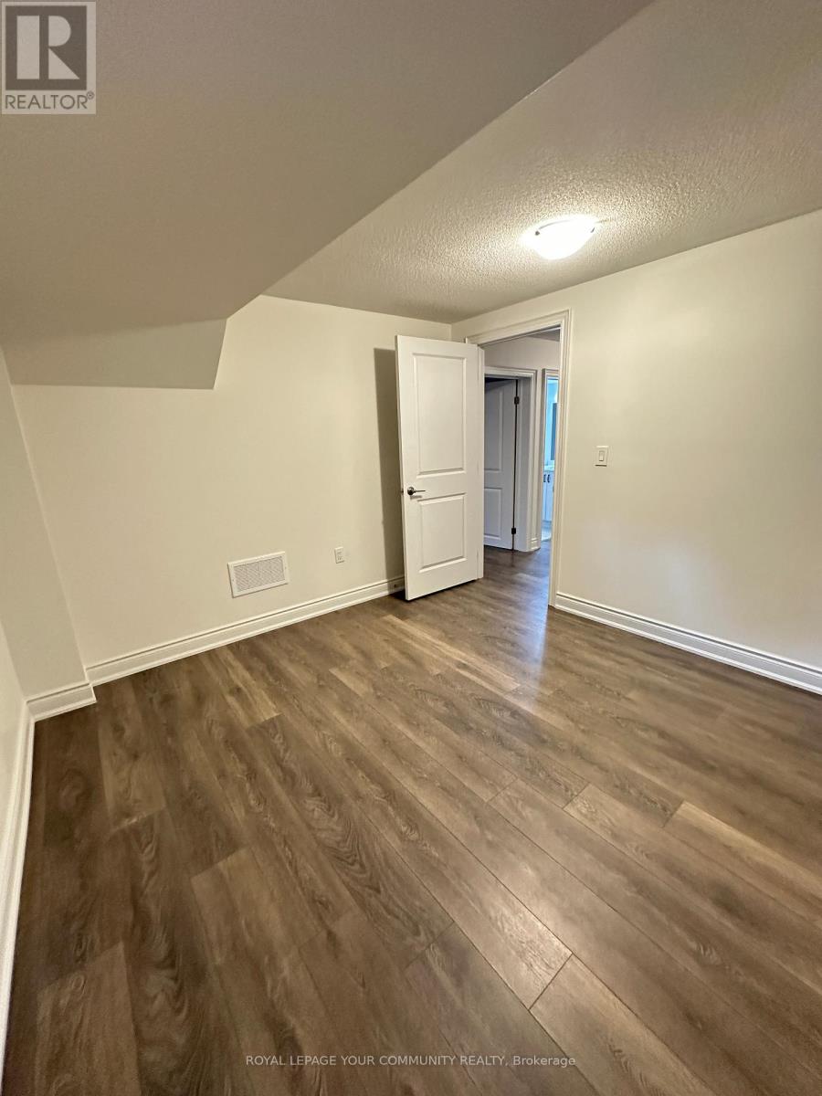 77 Terrain Crt Court, East Gwillimbury, Ontario  L9N 0T2 - Photo 18 - N12576354