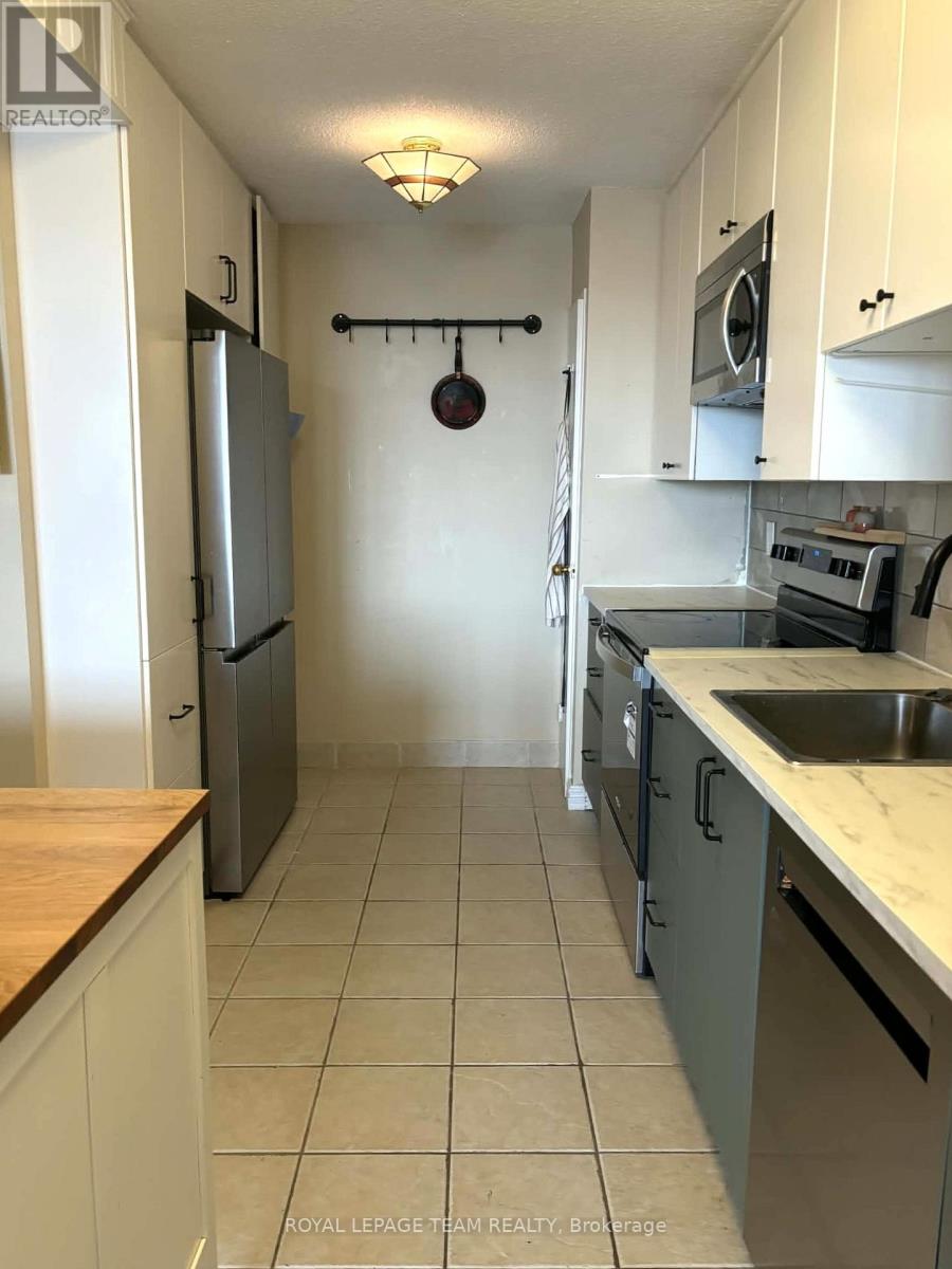 1009 - 1785 Frobisher Drive, Ottawa, Ontario  K1G 3T7 - Photo 5 - X12576382