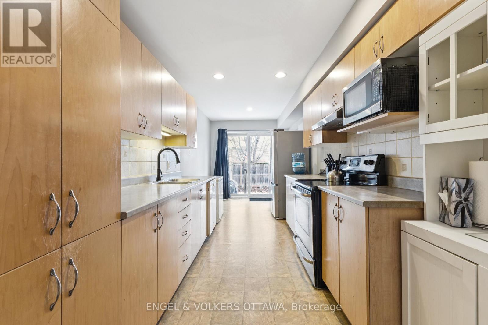 507 Salzburg Drive, Ottawa, Ontario  K4A 0C6 - Photo 12 - X12576428