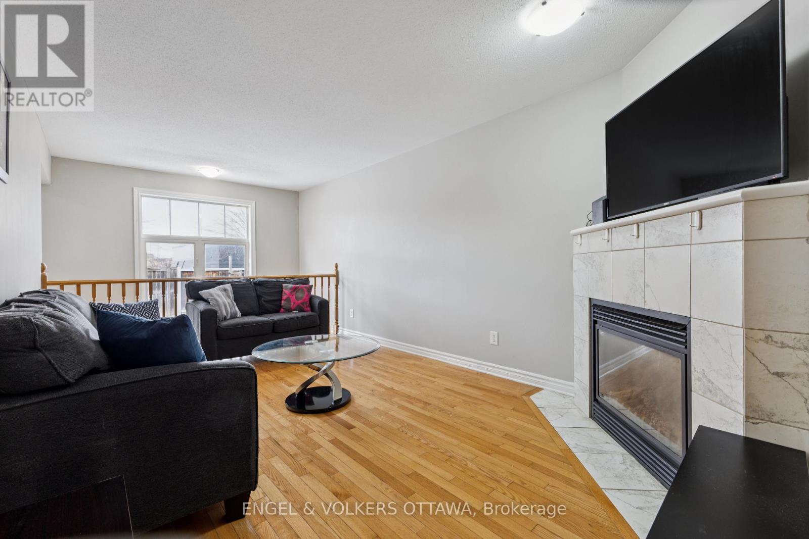 507 Salzburg Drive, Ottawa, Ontario  K4A 0C6 - Photo 9 - X12576428