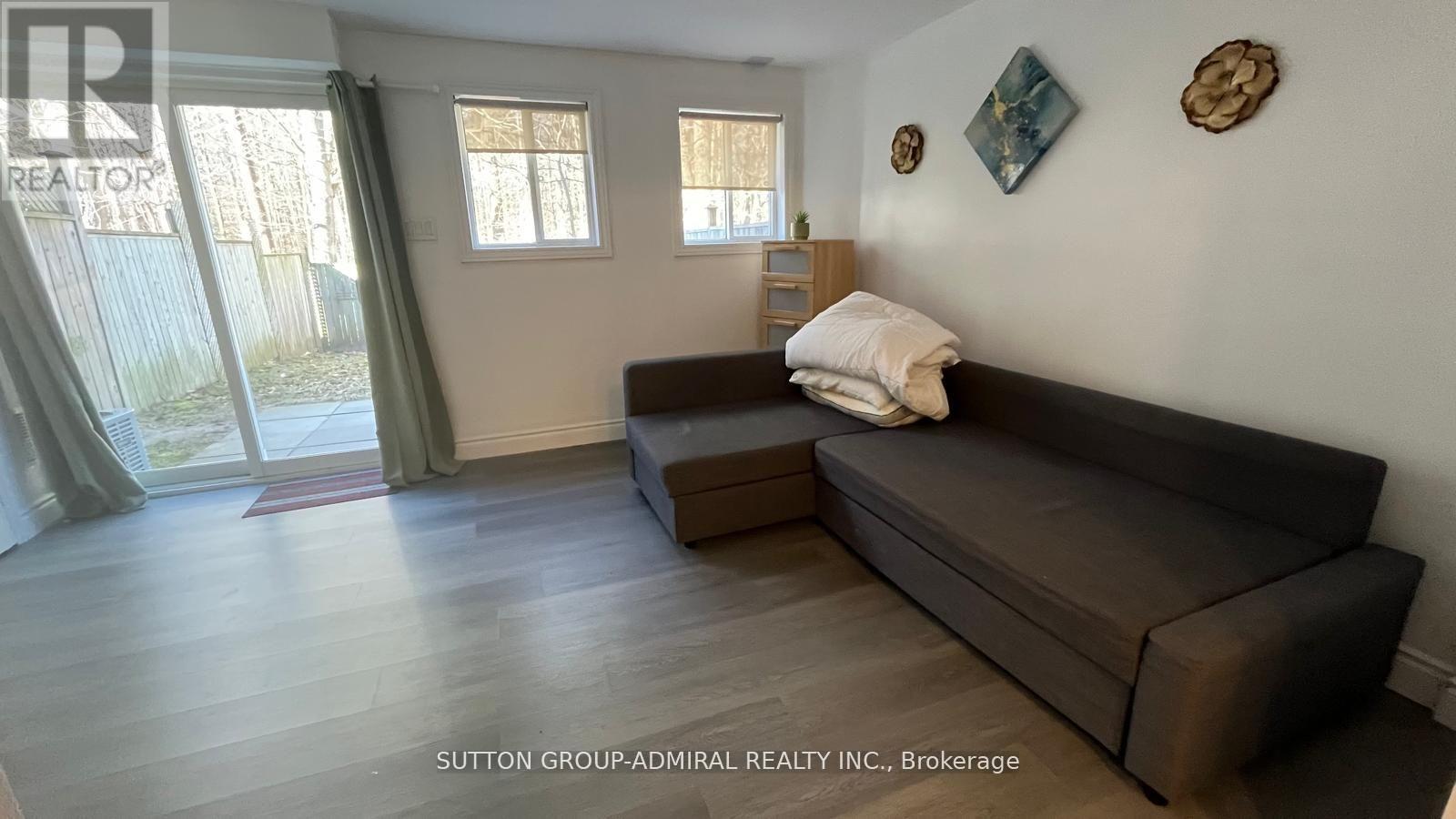 Bsmt - 70 Hawthorne Crescent, Barrie, Ontario  L4N 9Y8 - Photo 2 - S12576320