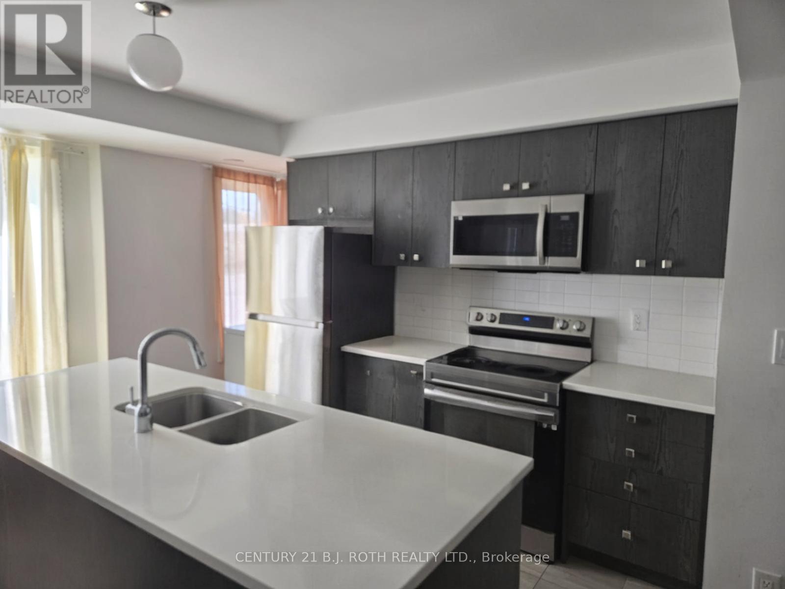 131 Appletree Lane, Barrie, Ontario  L9J 0P1 - Photo 5 - S12576338