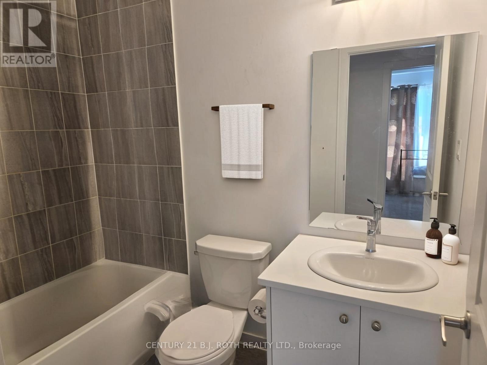 131 Appletree Lane, Barrie, Ontario  L9J 0P1 - Photo 9 - S12576338