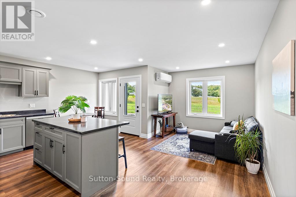 3 - 18 Maple Golf Crescent, Northern Bruce Peninsula, Ontario  N0H 2R0 - Photo 1 - X12387577