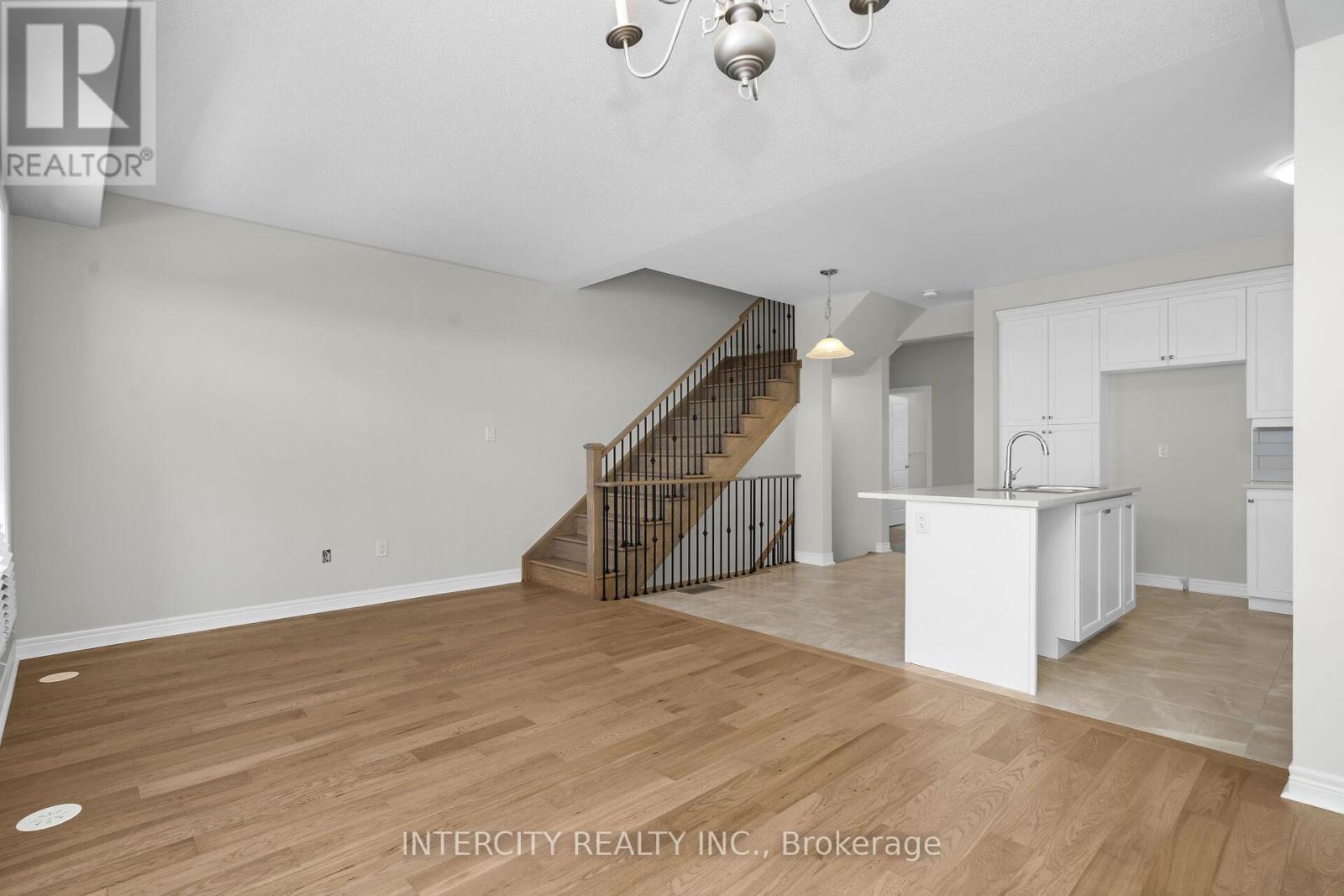 323 Inspire Boulevard, Brampton, Ontario  L6R 4E6 - Photo 10 - W12576270