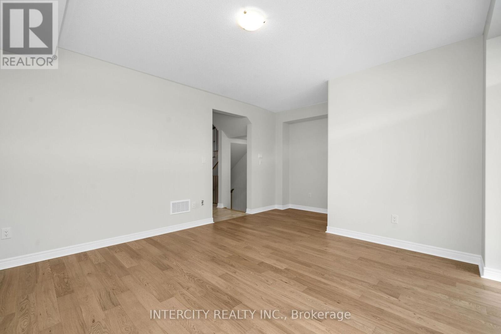 323 Inspire Boulevard, Brampton, Ontario  L6R 4E6 - Photo 17 - W12576270