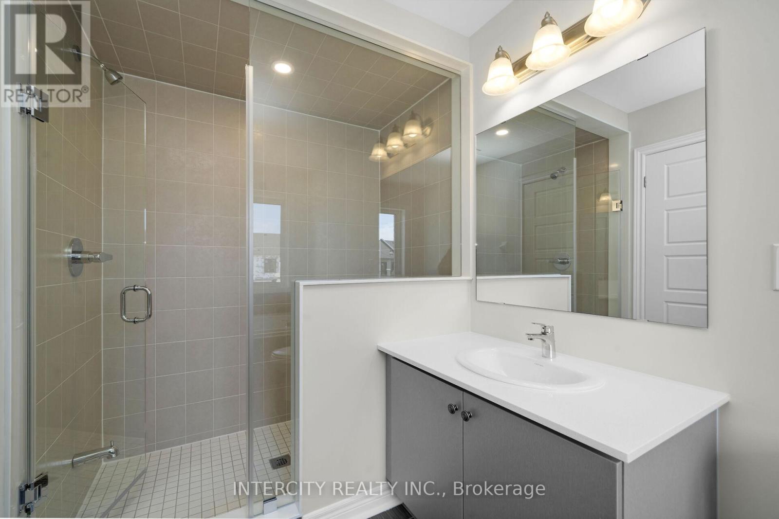 323 Inspire Boulevard, Brampton, Ontario  L6R 4E6 - Photo 24 - W12576270