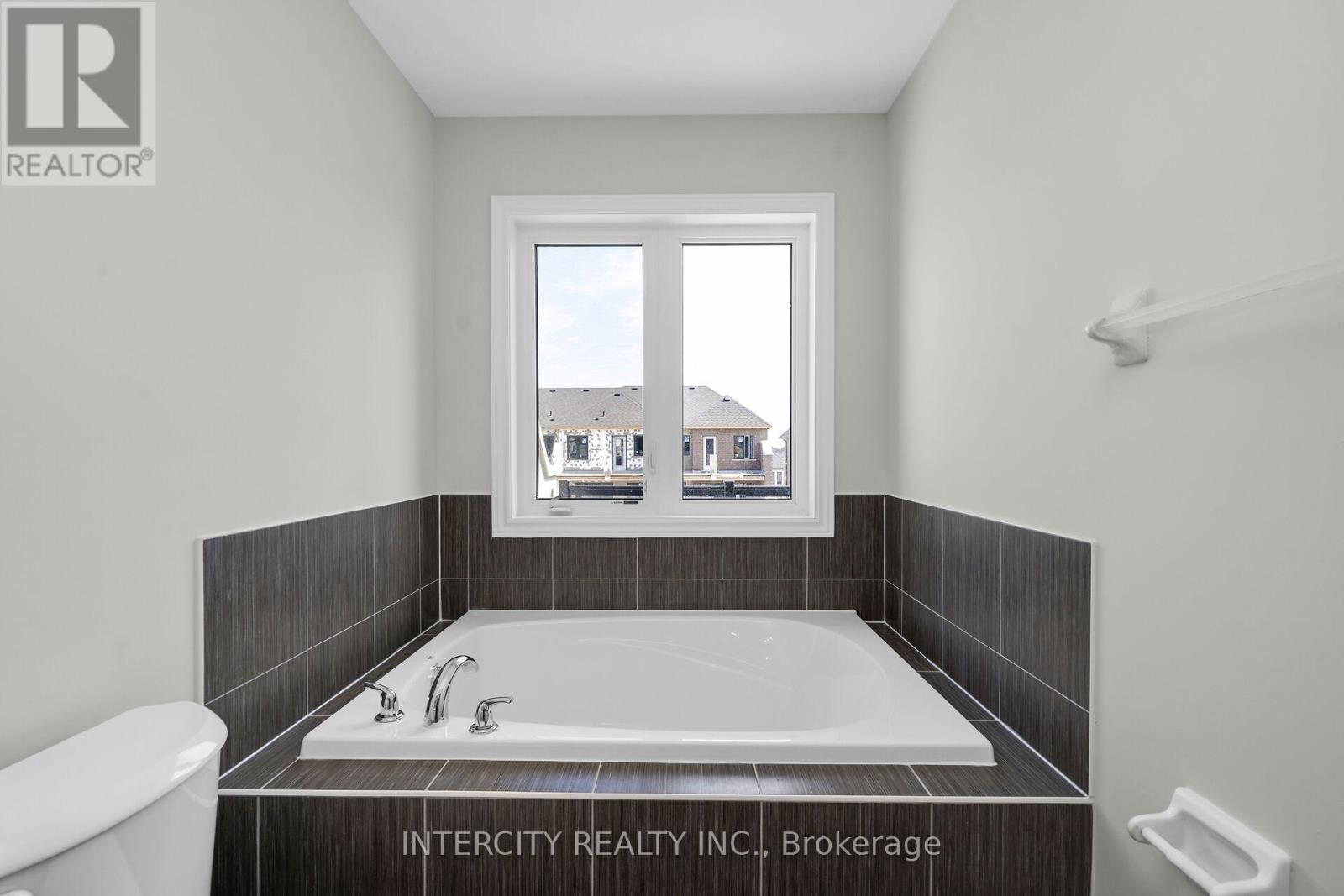 323 Inspire Boulevard, Brampton, Ontario  L6R 4E6 - Photo 25 - W12576270