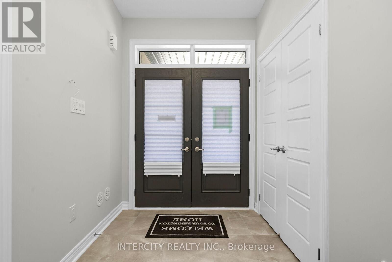 323 Inspire Boulevard, Brampton, Ontario  L6R 4E6 - Photo 3 - W12576270