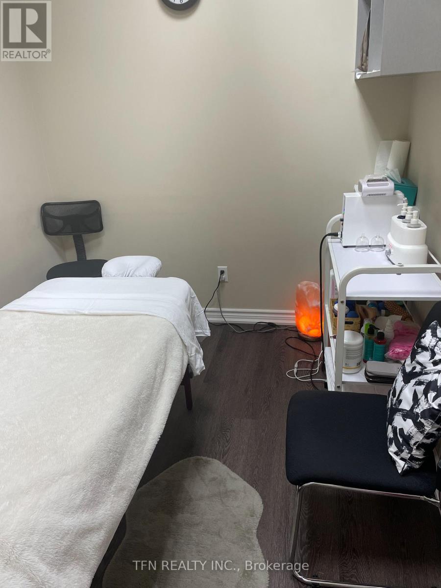 4099 Erin Mills Parkway, Mississauga, Ontario  L5L 3P9 - Photo 10 - W12576274