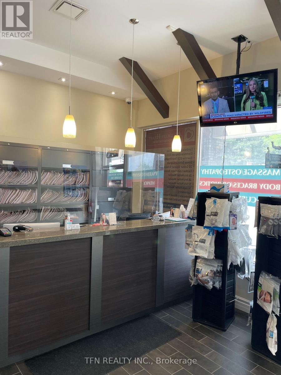 4099 Erin Mills Parkway, Mississauga, Ontario  L5L 3P9 - Photo 9 - W12576274