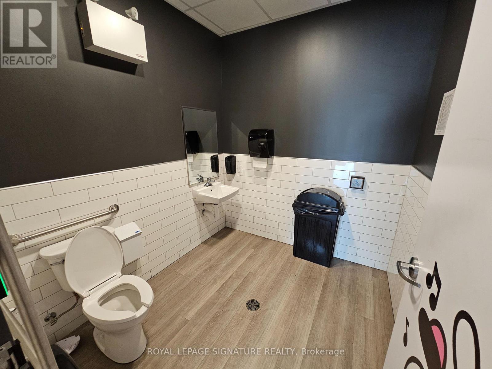 7 - 9055 Airport Road, Brampton, Ontario  L6S 0B8 - Photo 5 - W12576292