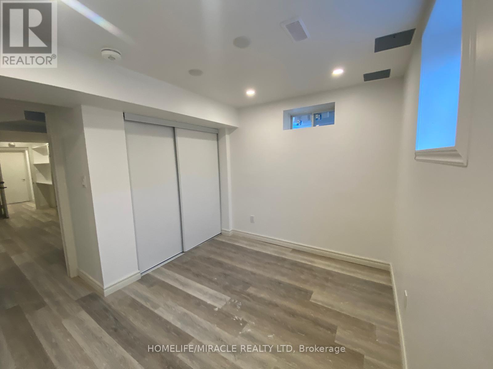 Bsmt - 45 Snapdragon Square, Brampton, Ontario  L6P 3K2 - Photo 5 - W12576312