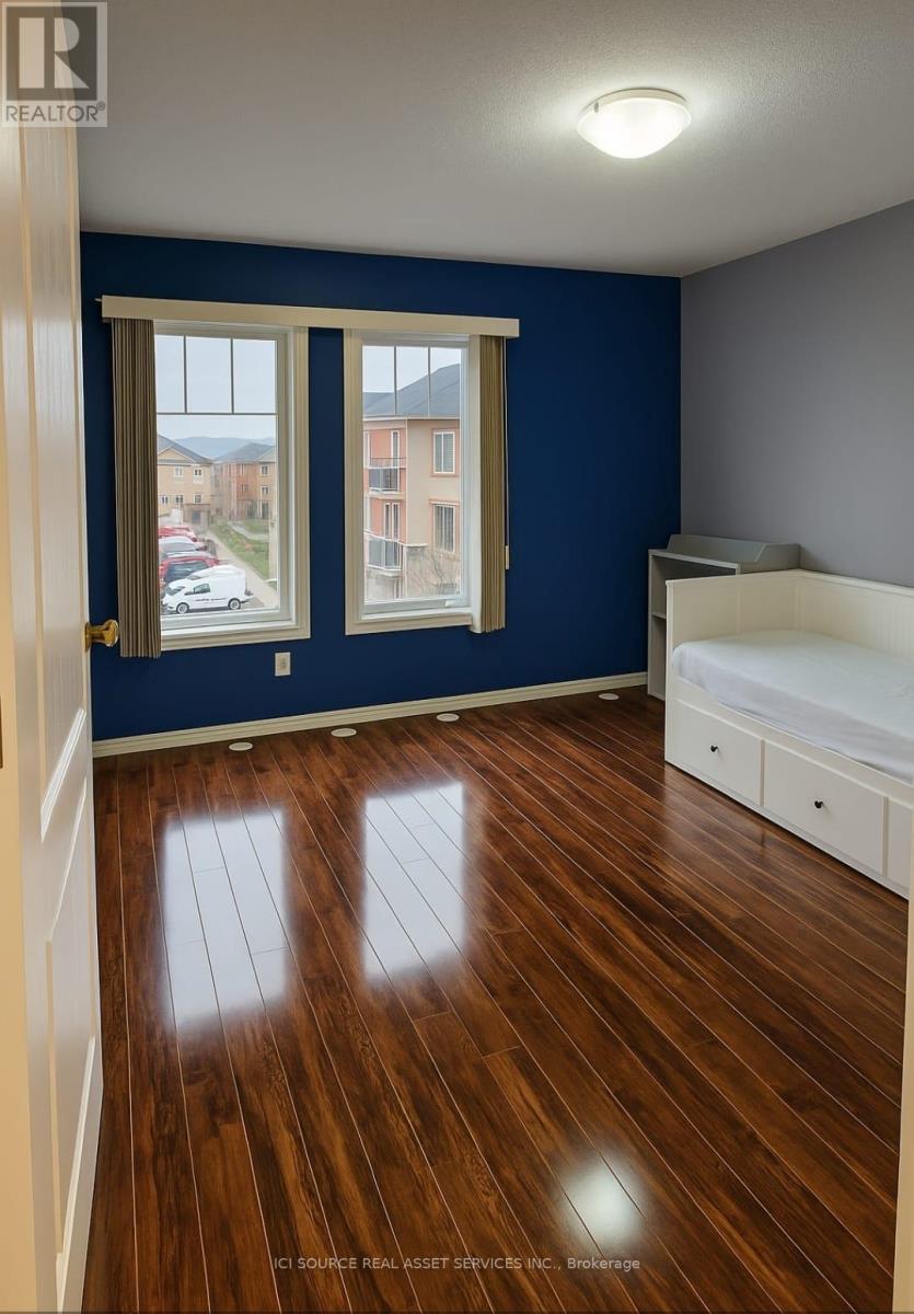 3 - 5050 Intrepid Drive, Mississauga, Ontario  L5M 0E5 - Photo 17 - W12576332