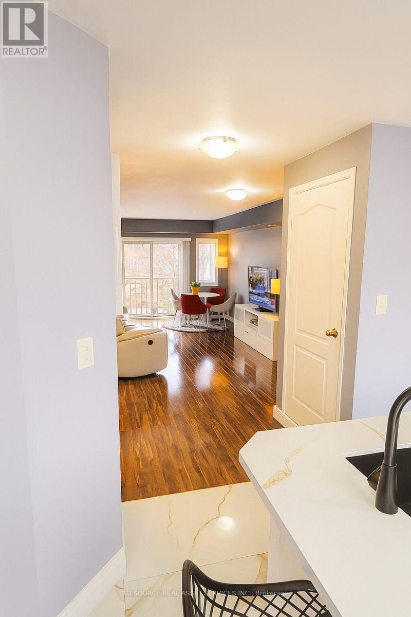 3 - 5050 Intrepid Drive, Mississauga, Ontario  L5M 0E5 - Photo 3 - W12576332