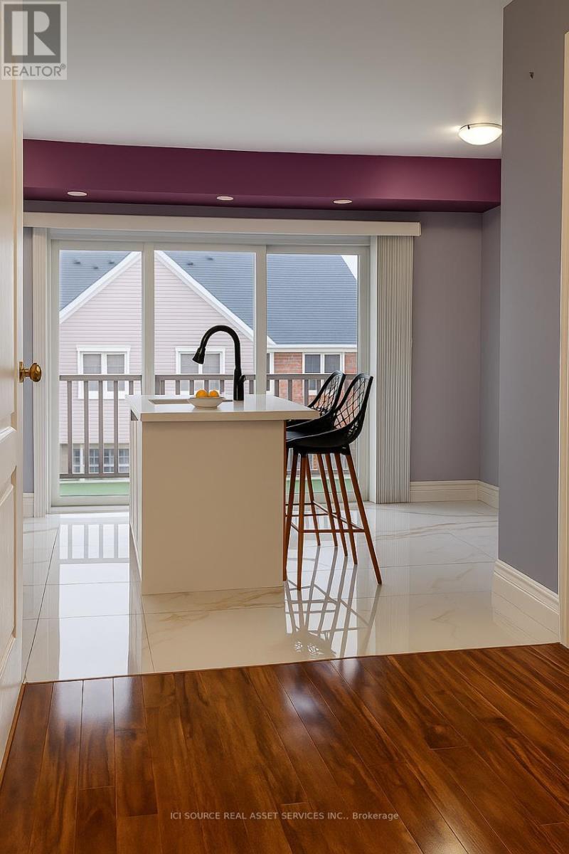 3 - 5050 Intrepid Drive, Mississauga, Ontario  L5M 0E5 - Photo 5 - W12576332