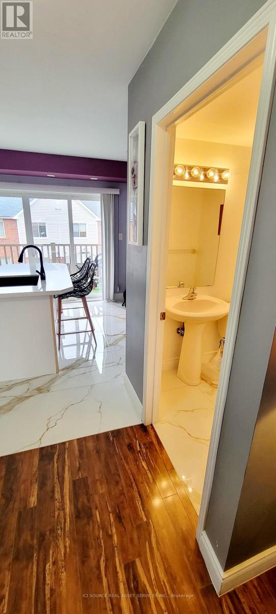 3 - 5050 Intrepid Drive, Mississauga, Ontario  L5M 0E5 - Photo 6 - W12576332