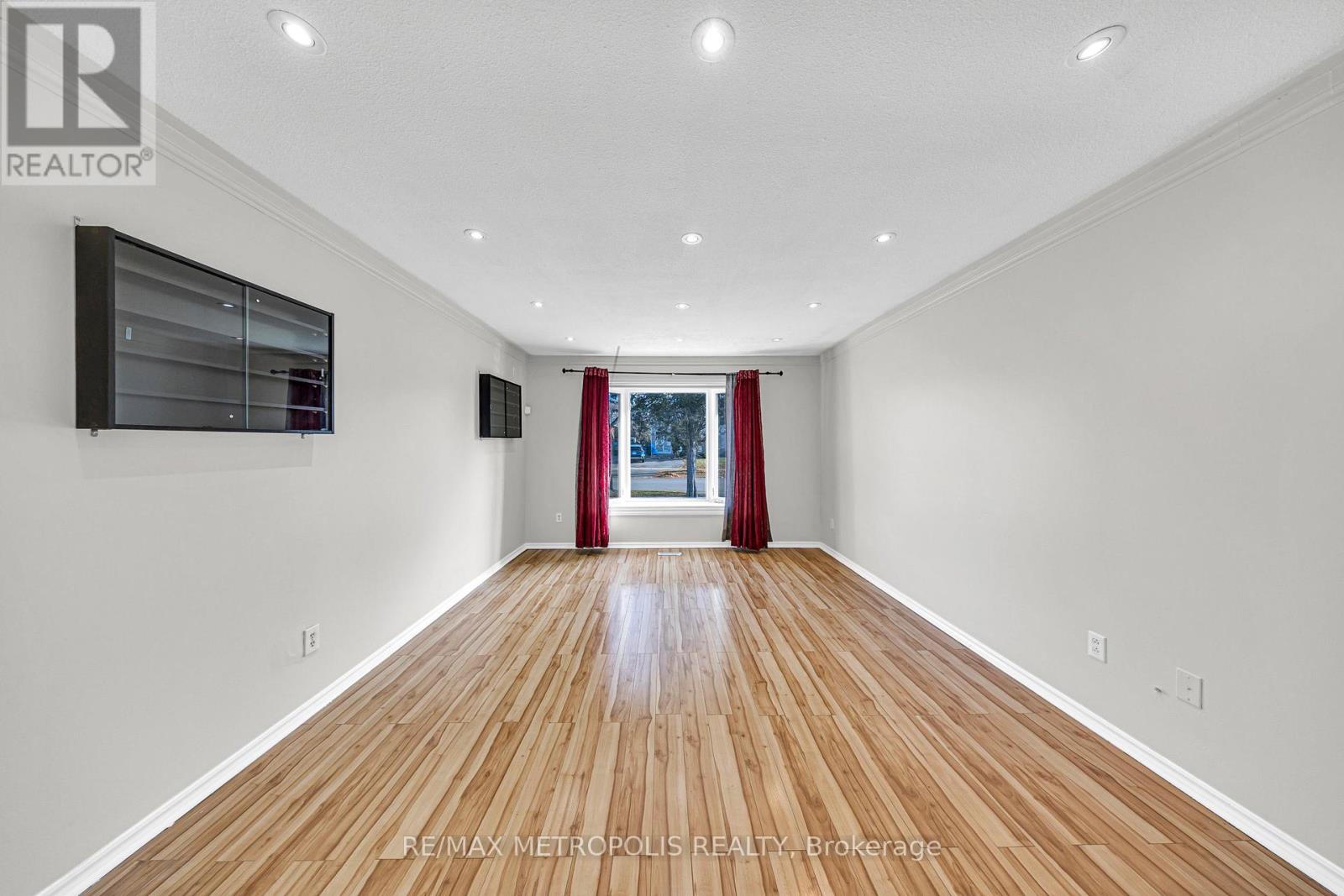 Main - 501 Daralea Heights, Mississauga, Ontario  L5A 3H7 - Photo 10 - W12576342