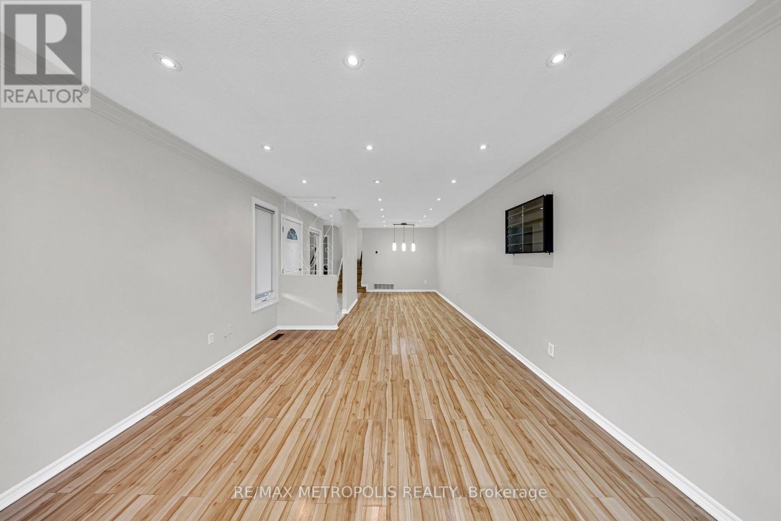 Main - 501 Daralea Heights, Mississauga, Ontario  L5A 3H7 - Photo 12 - W12576342