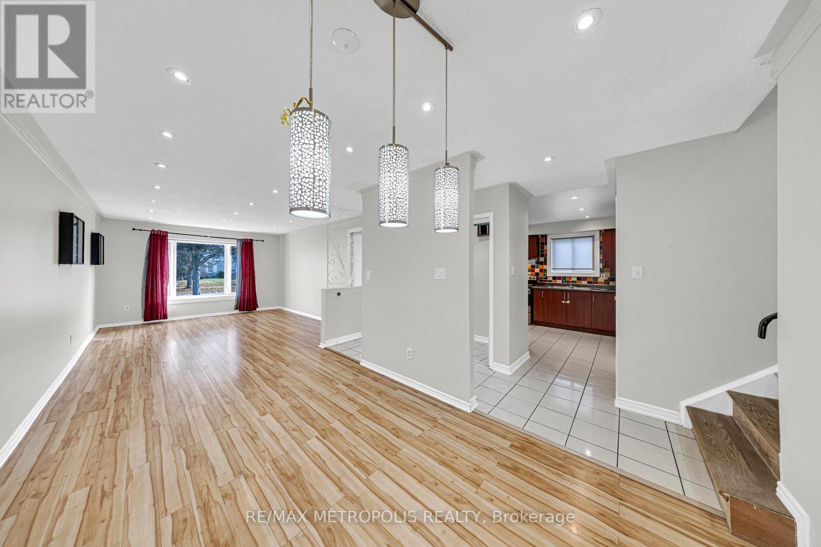 Main - 501 Daralea Heights, Mississauga, Ontario  L5A 3H7 - Photo 16 - W12576342