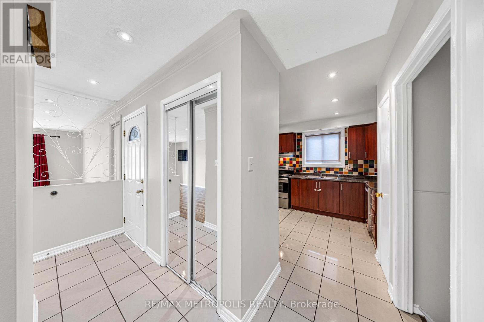 Main - 501 Daralea Heights, Mississauga, Ontario  L5A 3H7 - Photo 18 - W12576342