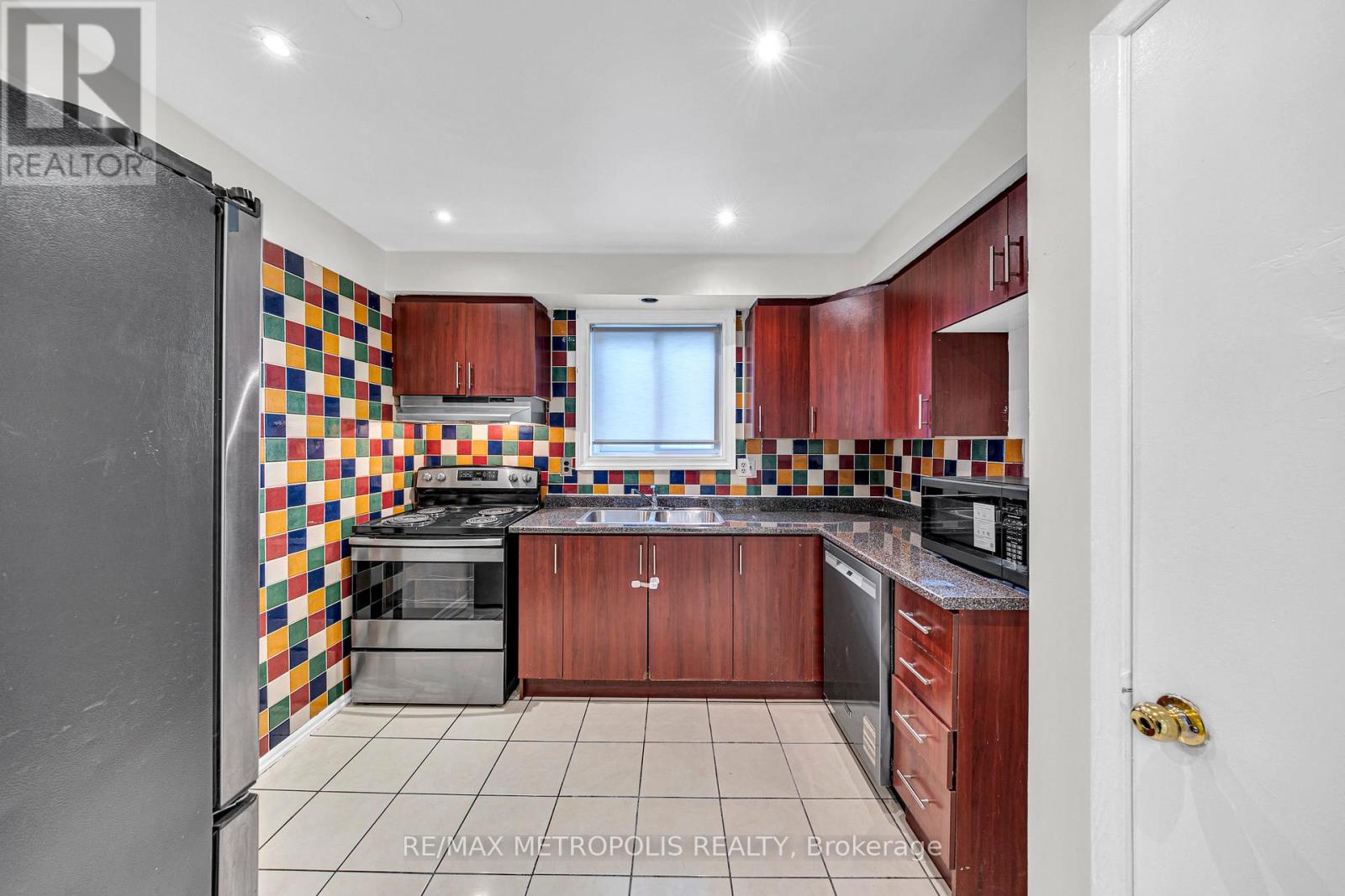 Main - 501 Daralea Heights, Mississauga, Ontario  L5A 3H7 - Photo 19 - W12576342