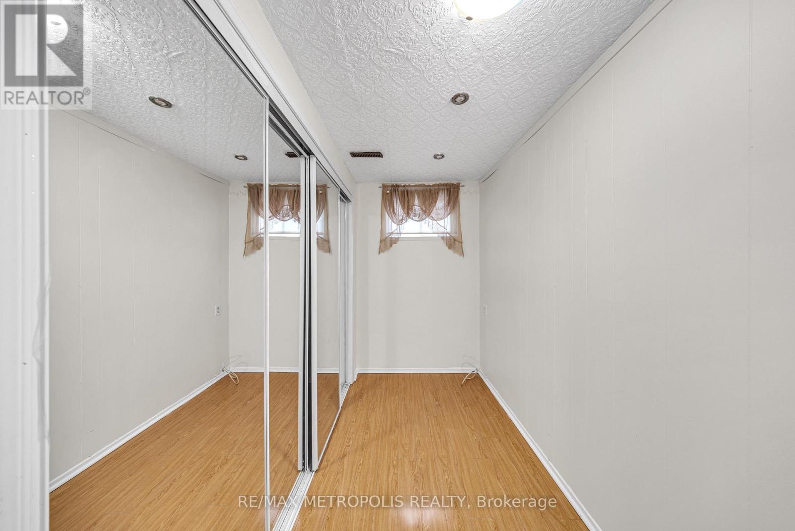 Main - 501 Daralea Heights, Mississauga, Ontario  L5A 3H7 - Photo 32 - W12576342