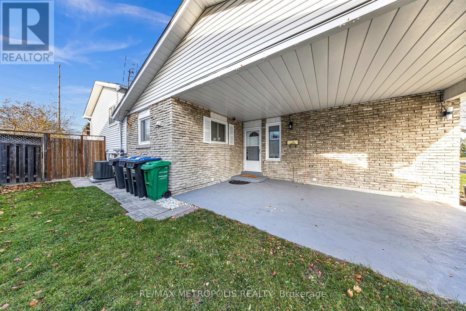 Main - 501 Daralea Heights, Mississauga, Ontario  L5A 3H7 - Photo 6 - W12576342