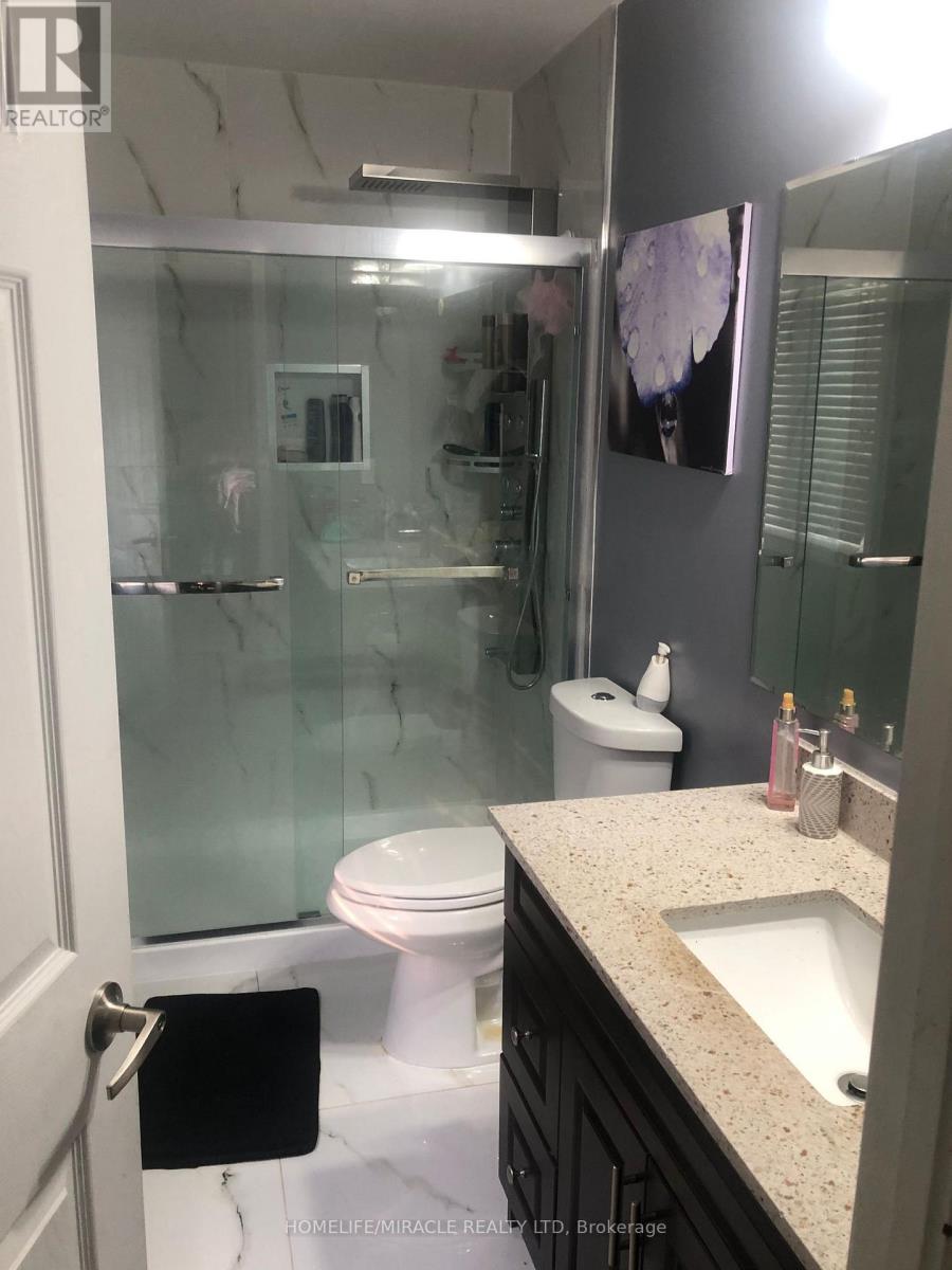 25 Seafair Crescent, Brampton, Ontario  L6Y 5W2 - Photo 10 - W12576352