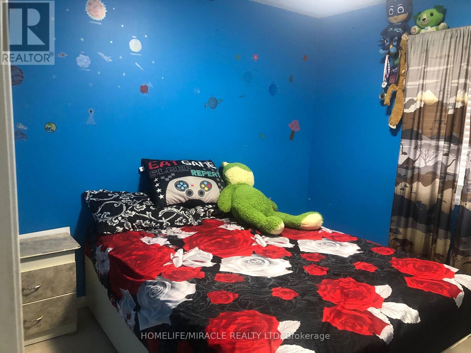 25 Seafair Crescent, Brampton, Ontario  L6Y 5W2 - Photo 11 - W12576352