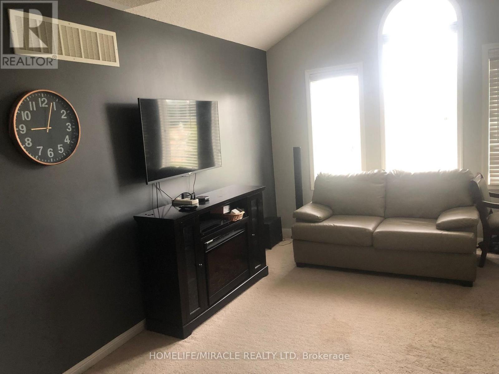 25 Seafair Crescent, Brampton, Ontario  L6Y 5W2 - Photo 15 - W12576352