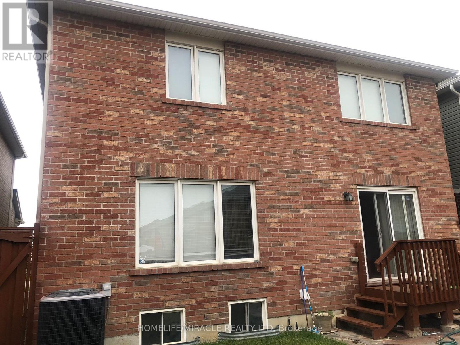 25 Seafair Crescent, Brampton, Ontario  L6Y 5W2 - Photo 17 - W12576352