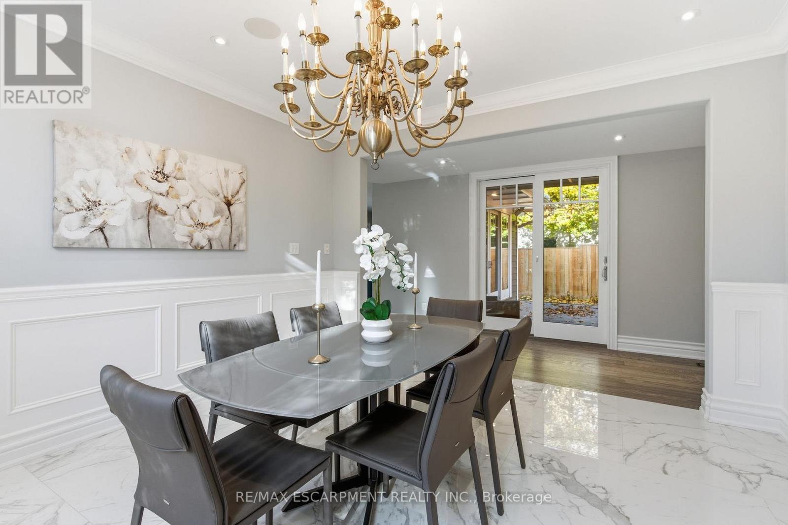 271 Oakhill Road, Mississauga, Ontario  L5G 2P8 - Photo 12 - W12576364