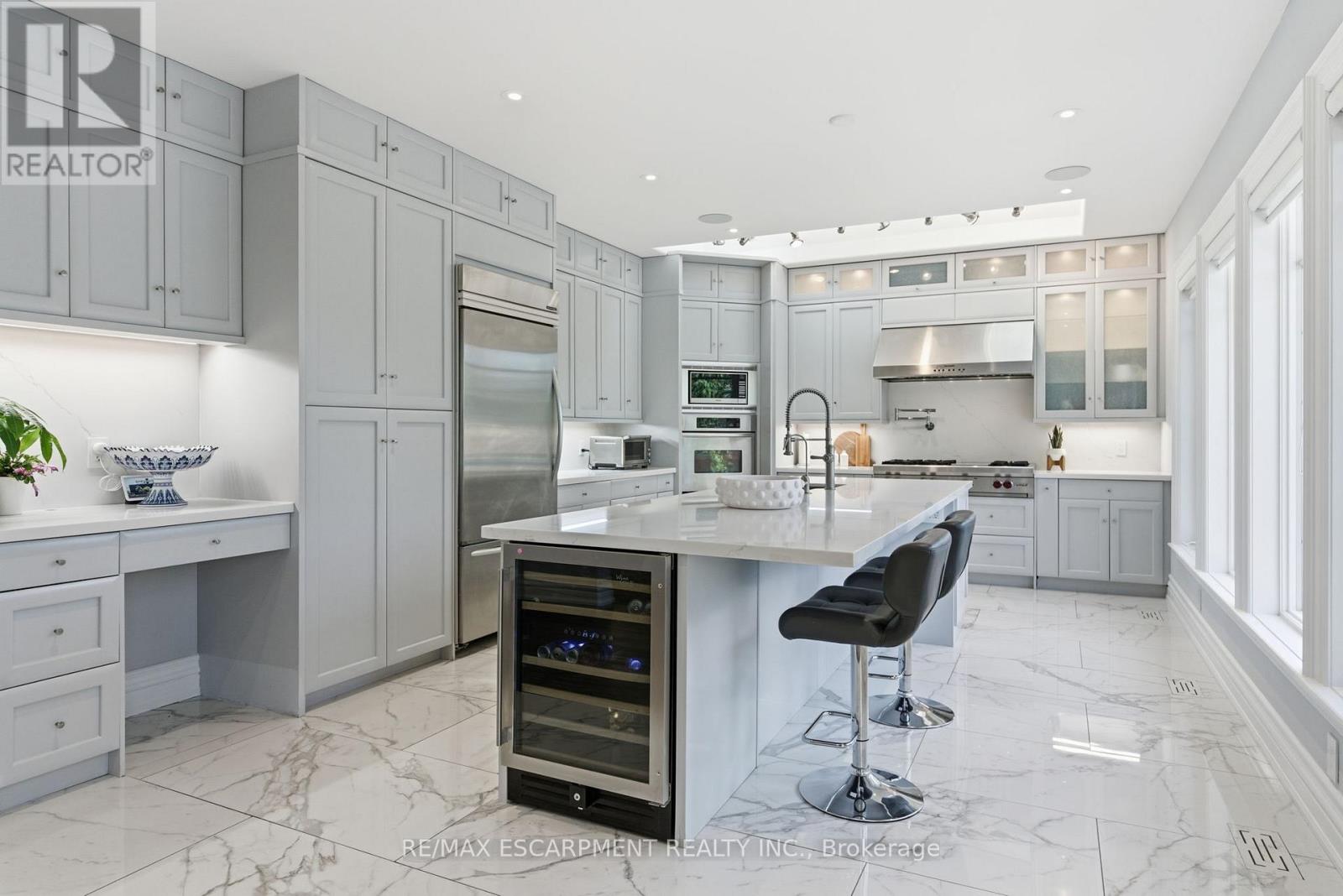 271 Oakhill Road, Mississauga, Ontario  L5G 2P8 - Photo 13 - W12576364