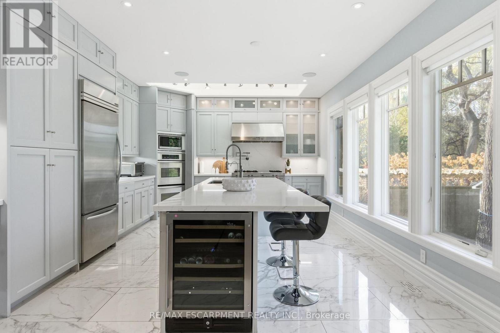 271 Oakhill Road, Mississauga, Ontario  L5G 2P8 - Photo 14 - W12576364