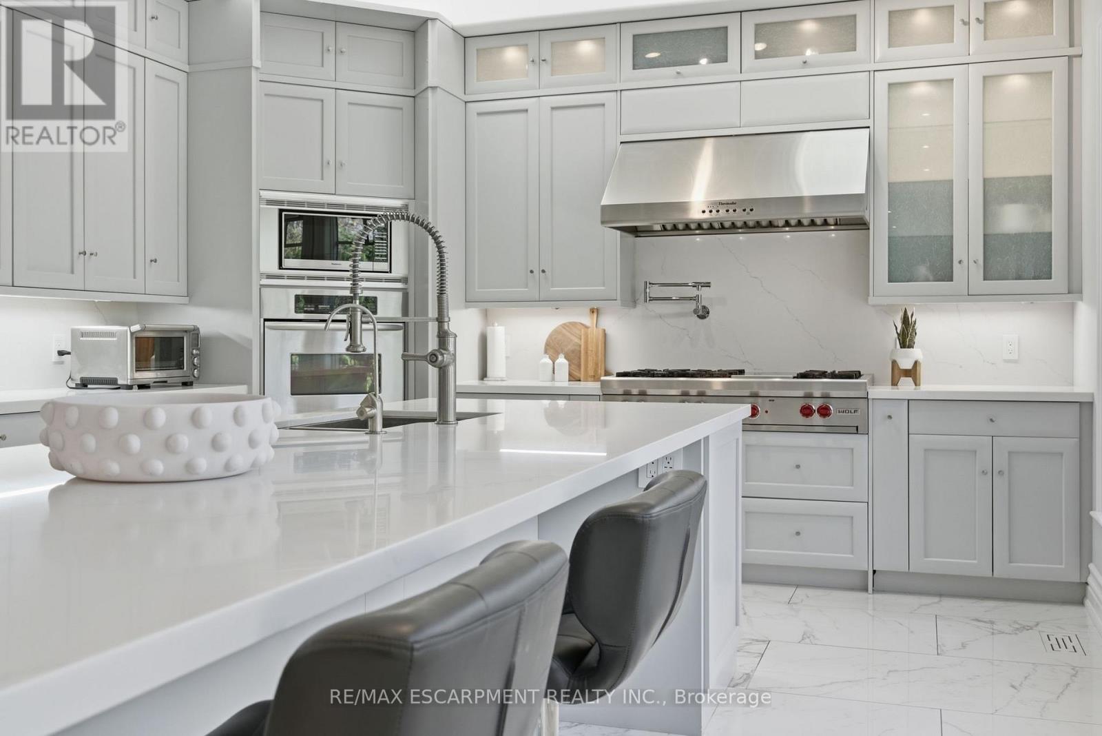 271 Oakhill Road, Mississauga, Ontario  L5G 2P8 - Photo 15 - W12576364