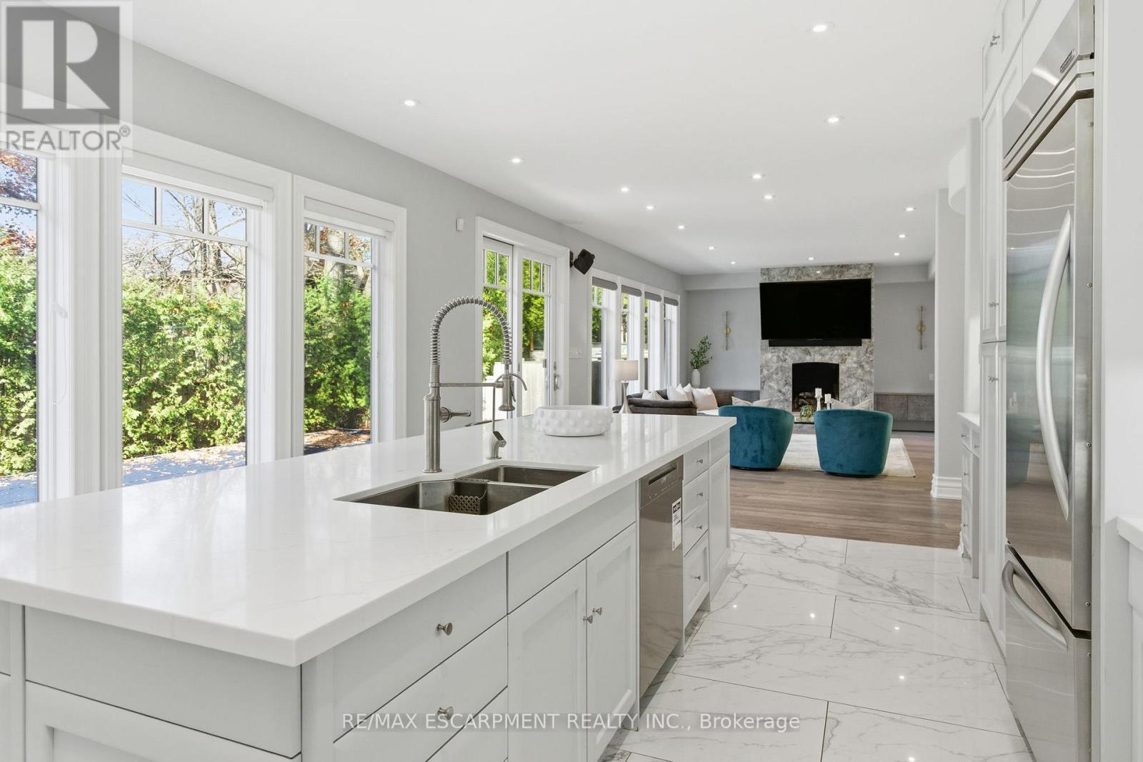 271 Oakhill Road, Mississauga, Ontario  L5G 2P8 - Photo 17 - W12576364