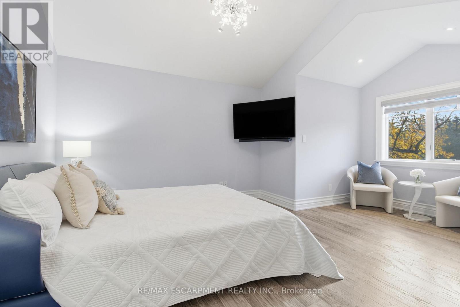 271 Oakhill Road, Mississauga, Ontario  L5G 2P8 - Photo 21 - W12576364