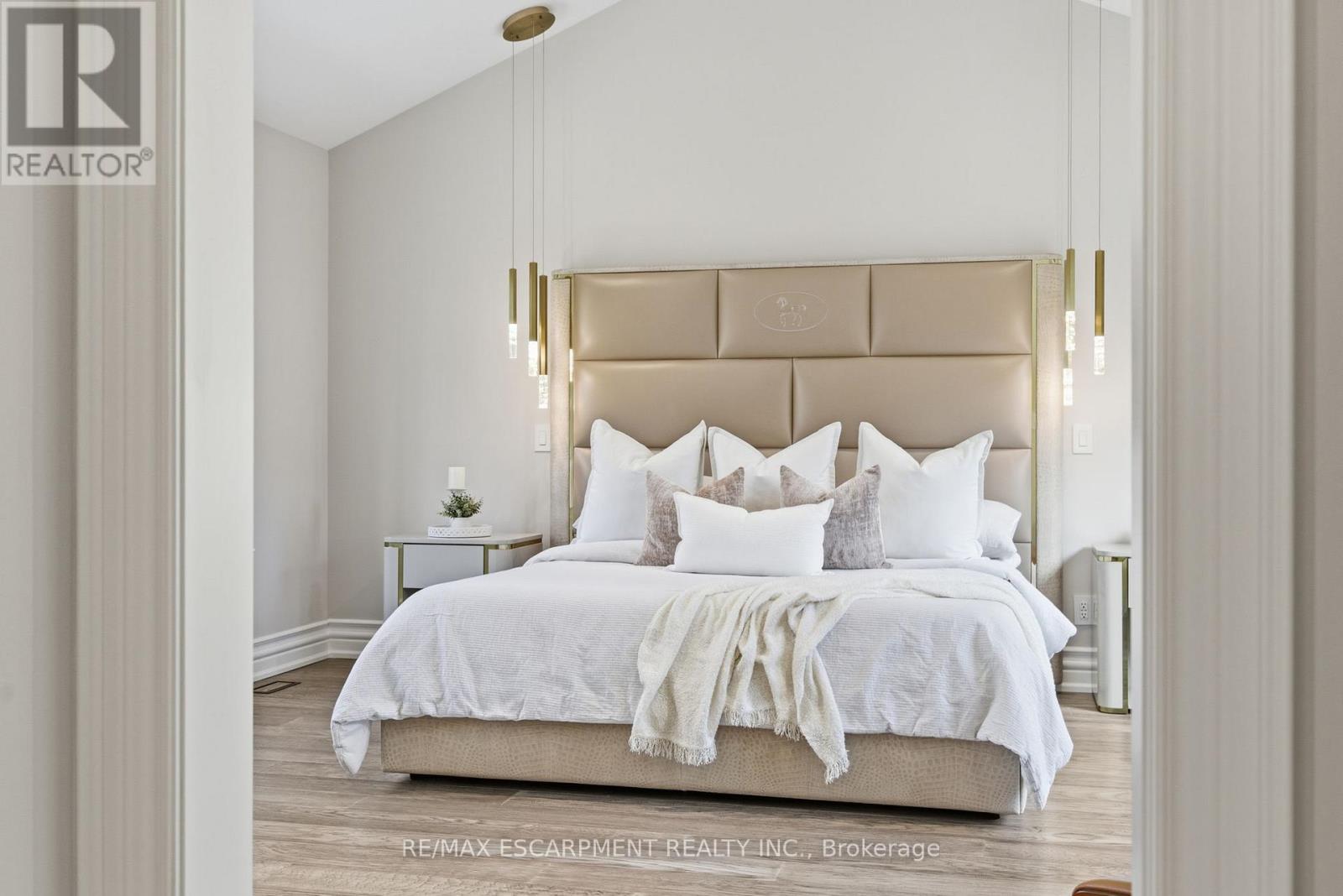 271 Oakhill Road, Mississauga, Ontario  L5G 2P8 - Photo 27 - W12576364