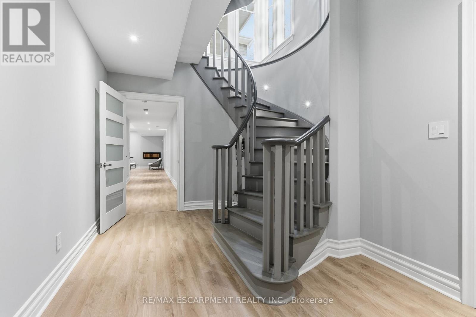 271 Oakhill Road, Mississauga, Ontario  L5G 2P8 - Photo 31 - W12576364