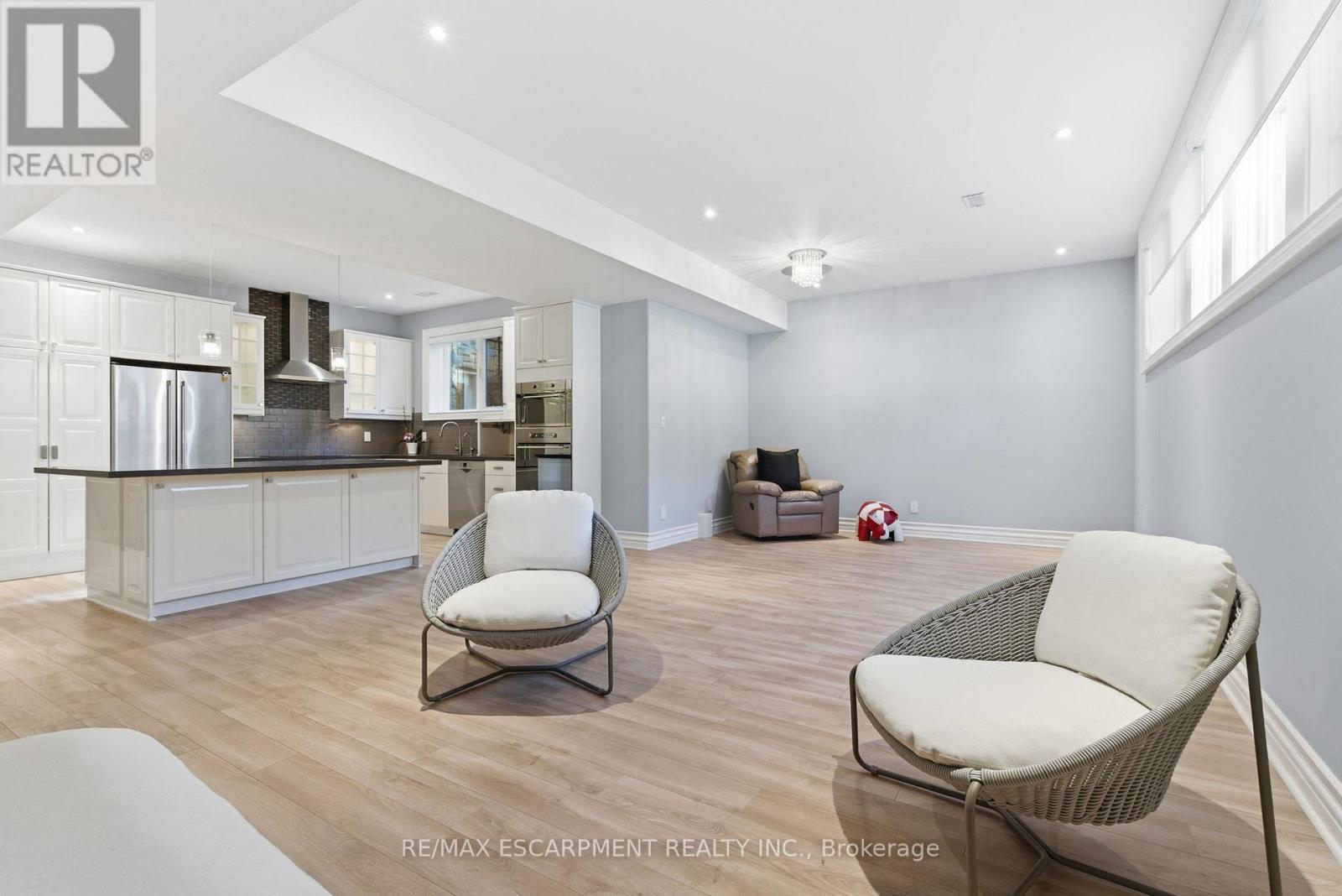 271 Oakhill Road, Mississauga, Ontario  L5G 2P8 - Photo 37 - W12576364